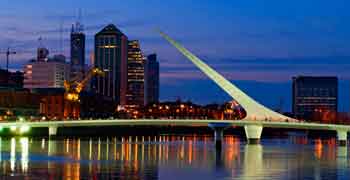 woman bridge buenos aires