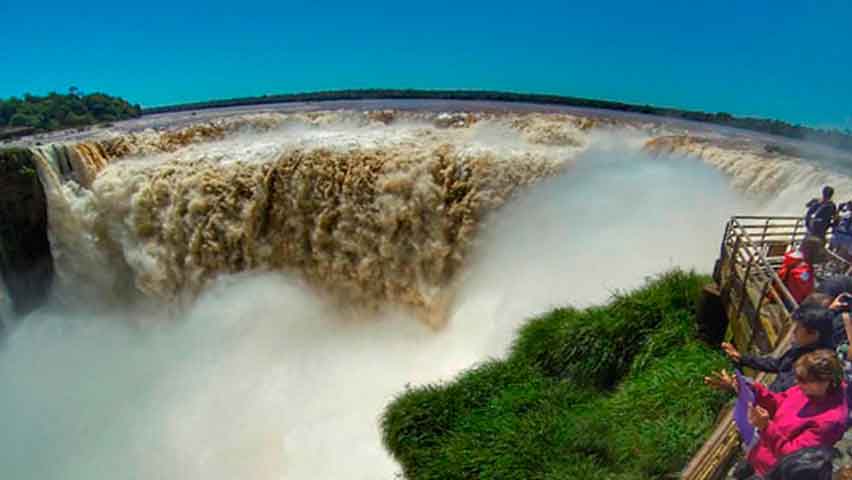 Classic Iguazu Falls Tour